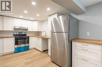 229 W 33rd St in Hamilton, ON - Building Photo - Building Photo