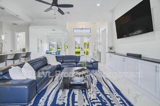 121 NW 38th Ave in Cape Coral, FL - Building Photo - Building Photo