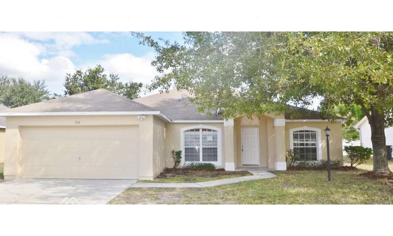 936 Delano Ct in Kissimmee, FL - Foto de edificio