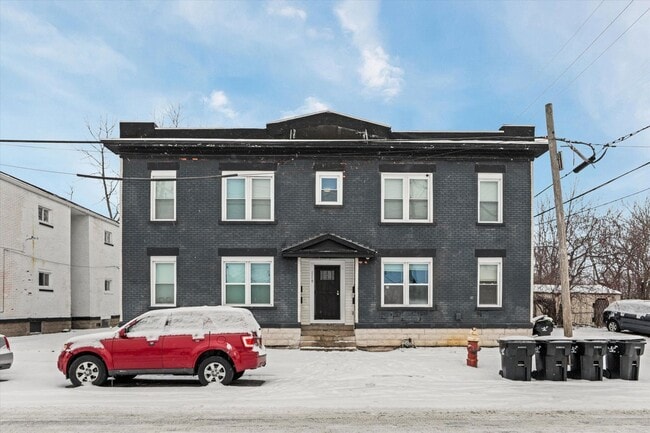 property at 1119 Custer St