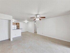 611 Lyons Rd in Coconut Creek, FL - Building Photo - Building Photo