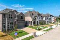 Grand Homes - Frisco Hills in Little Elm, TX - Foto de edificio - Building Photo