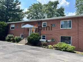 660 N Hobart Rd in Hobart, IN - Building Photo - Building Photo