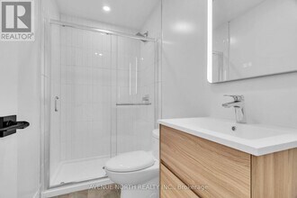 368 Tweedsmuir Ave in Ottawa, ON - Building Photo - Building Photo