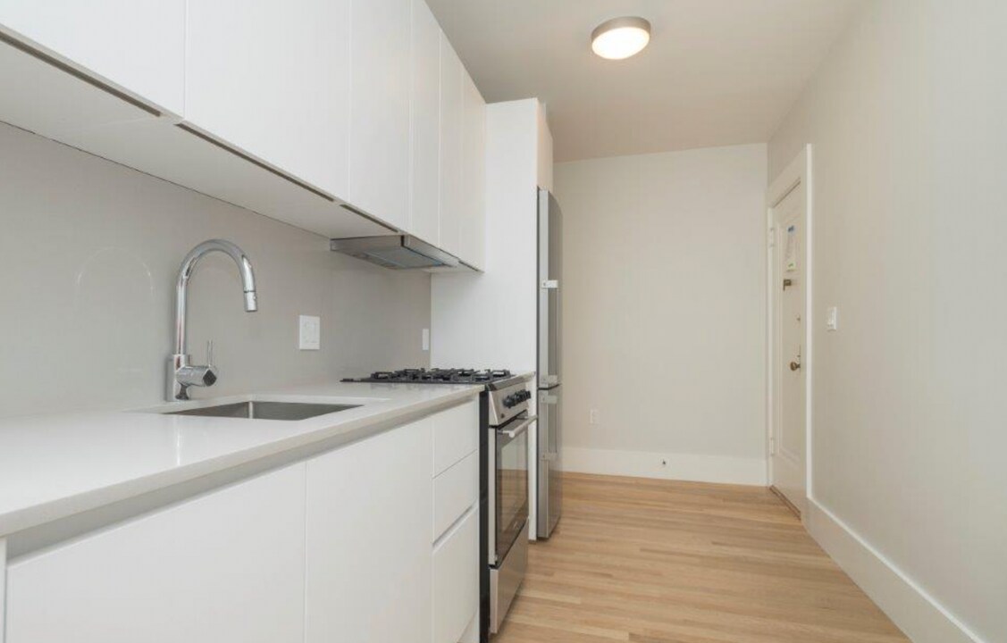 258 Chestnut Hill Ave, Unit 4 in Boston, MA - Building Photo