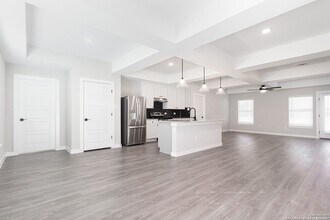 5815 Tree View St in San Antonio, TX - Building Photo - Building Photo