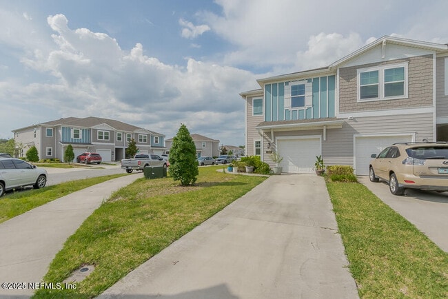 1224 Beach Dune Dr in Jacksonville, FL - Foto de edificio - Building Photo