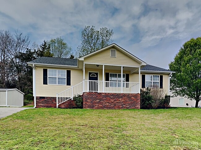 868 Loch Lomond Cir in Concord, NC - Building Photo - Building Photo