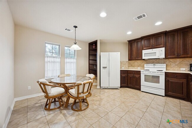 1135 Twisted Oak Ct in Canyon Lake, TX - Building Photo - Building Photo