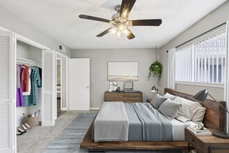 ReNew Greenway in Houston, TX - Foto de edificio - Building Photo