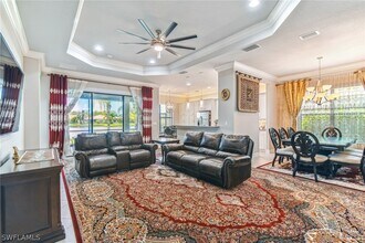 11541 Stonecreek Cir in Ft. Myers, FL - Foto de edificio - Building Photo