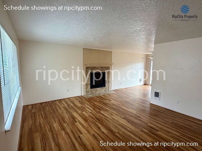 11837 SE Gladstone St in Portland, OR - Building Photo - Building Photo