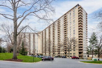 The Promenade in Bethesda, MD - Building Photo - Building Photo