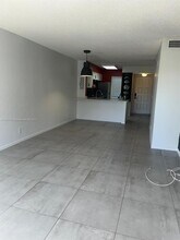 2230 N Cypress Bend Dr-Unit -305 in Pompano Beach, FL - Building Photo - Building Photo