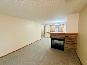 10833 Kingsfield Ln in Woodbury, MN - Building Photo - Building Photo