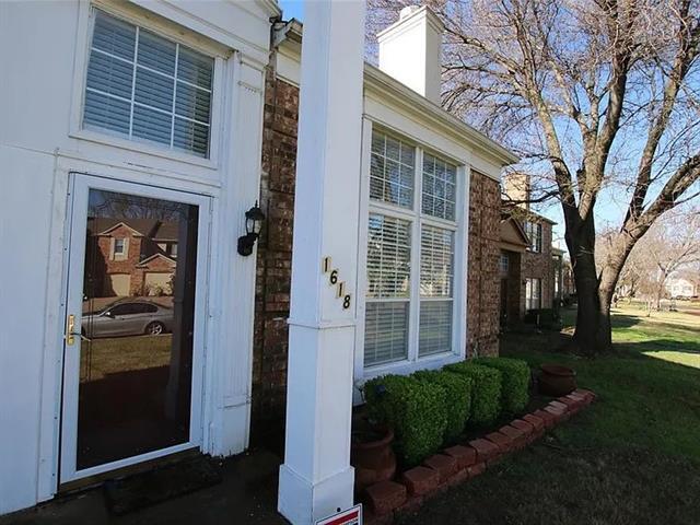 property at 1618 Beach Ln