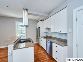 145 Pearl St in Cambridge, MA - Building Photo - Building Photo