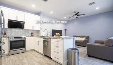 11250 Tradewind Way in Hollywood, FL - Building Photo - Building Photo