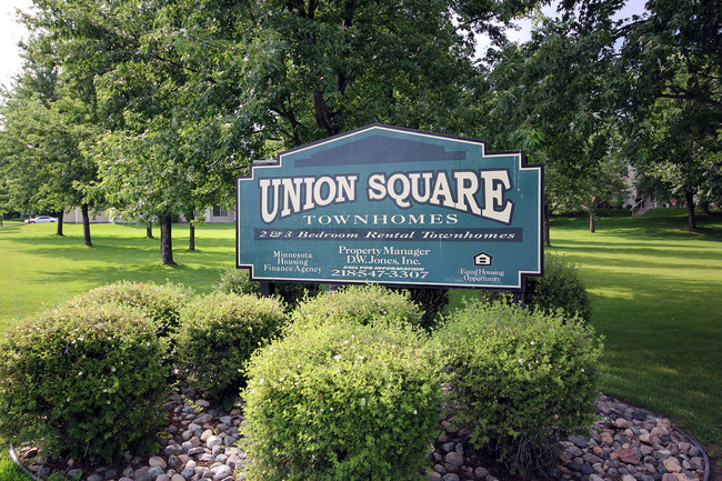 Union Square Apartments in Detroit Lakes, MN - Foto de edificio - Building Photo