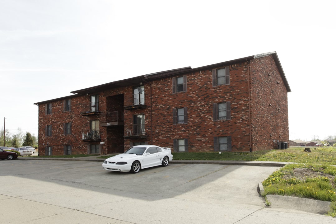 Colonial Square in Radcliff, KY - Building Photo