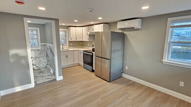 825 Scenic Hwy in Bourne, MA - Building Photo - Building Photo