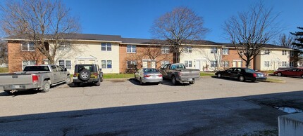 Brockwood Townhouses in Vincennes, IN - Building Photo - Building Photo