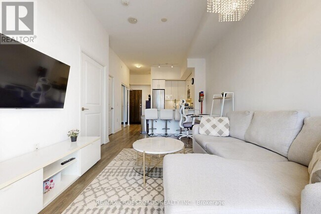 99 Eagle Rock Way in Vaughan, ON - Building Photo - Building Photo