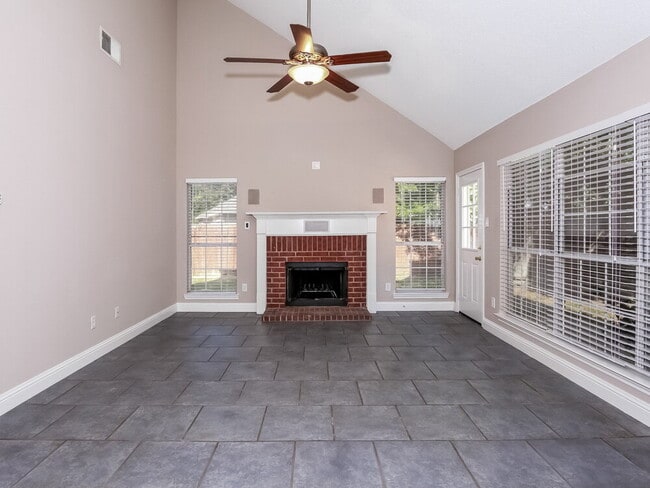 952 Azalia Dr in Lewisville, TX - Building Photo - Building Photo