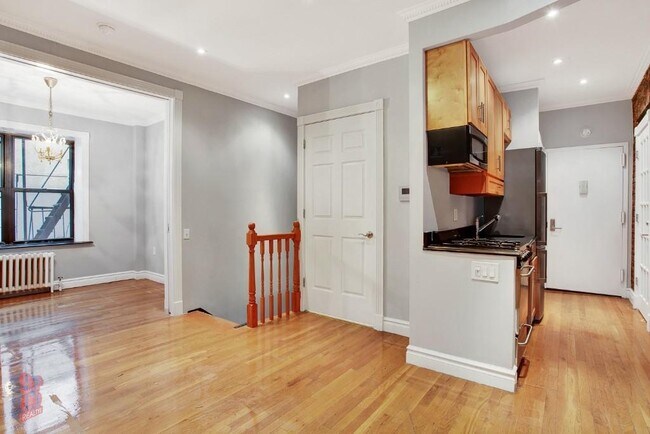 property at 432 E 13th St