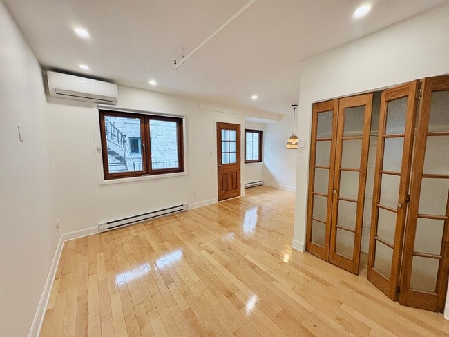 property at 215 De La Commune Rue O