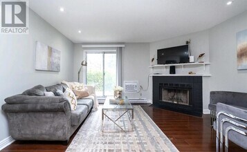 95 Trailwood Dr in Mississauga, ON - Building Photo - Building Photo