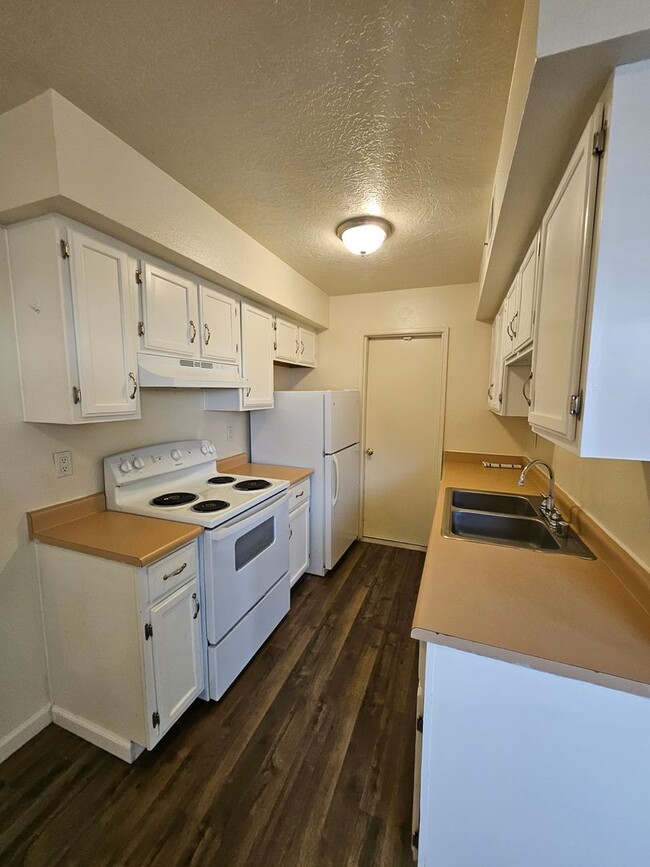 2208 Martha St NE-Unit -2208-A in Albuquerque, NM - Building Photo - Building Photo