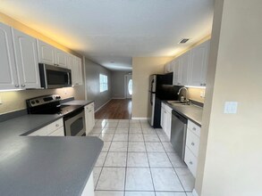 1429 Michigan Ave in Palm Harbor, FL - Building Photo - Building Photo