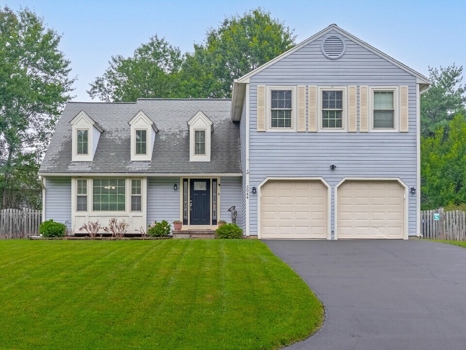 3044 Emerald Chase Dr in Herndon, VA - Building Photo