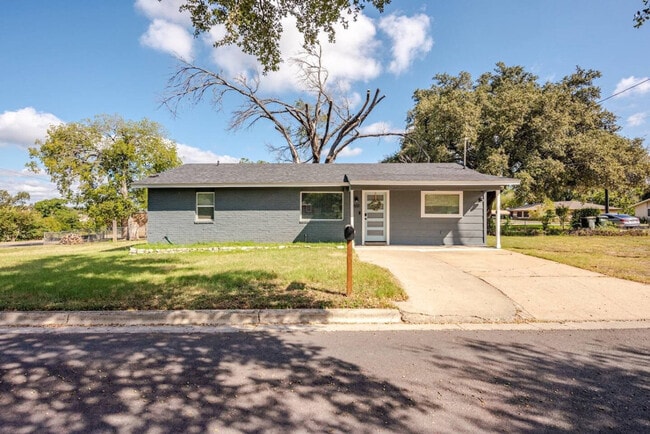 601 W 4th St in Georgetown, TX - Building Photo - Building Photo