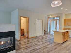 1085 Golden Pheasant Dr in Redmond, OR - Building Photo - Building Photo