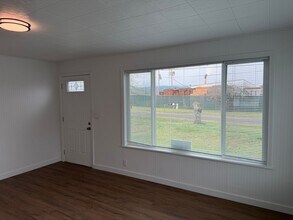 82877 Butte Rd in Creswell, OR - Building Photo - Building Photo