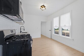 218 W 115th St in Chicago, IL - Building Photo - Building Photo
