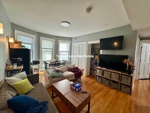 146 Hillside St, Unit 2 in Boston, MA - Building Photo - Building Photo