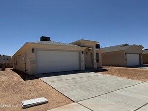 12464 Cayo Norte Dr in El Paso, TX - Building Photo - Building Photo