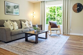 18451 Sharon Ln in Roseville, MI - Building Photo - Building Photo