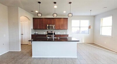 4740 Meadow Green Trail in Fort Worth, TX - Building Photo - Building Photo