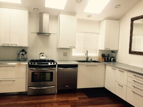 949 Lake St in Los Angeles, CA - Building Photo - Building Photo