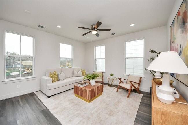 5210 Burress Springs Ln in Houston, TX - Building Photo - Building Photo