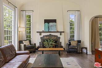 11123 Kling St in Los Angeles, CA - Building Photo - Building Photo