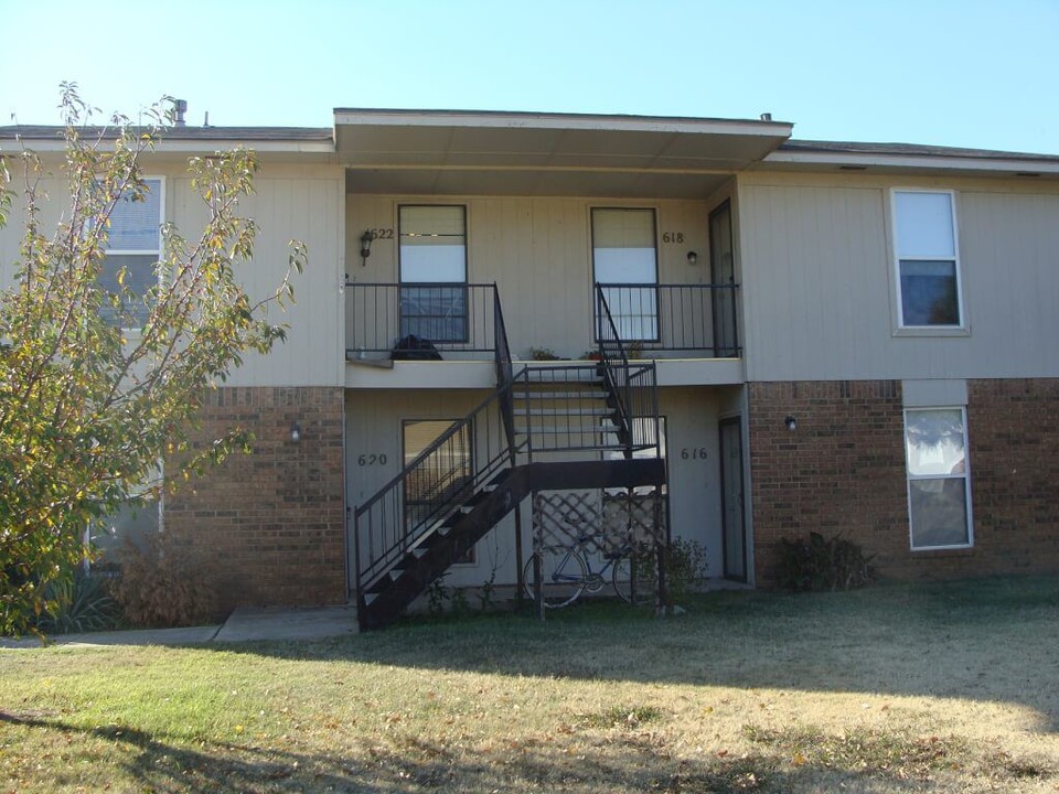 616-622 Welston Cir in Norman, OK - Building Photo