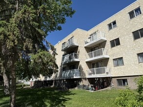 400 Calahoo Rd in Spruce Grove, AB - Building Photo - Building Photo