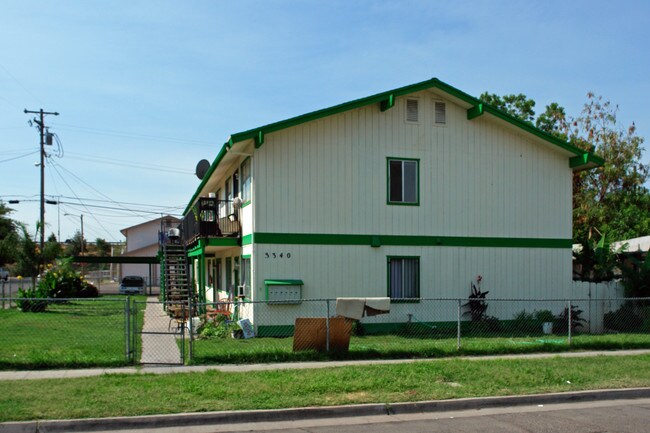 3340 E Clay Ave in Fresno, CA - Building Photo - Building Photo