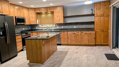 1240 Joyce Dr in Fairbanks, AK - Building Photo - Building Photo