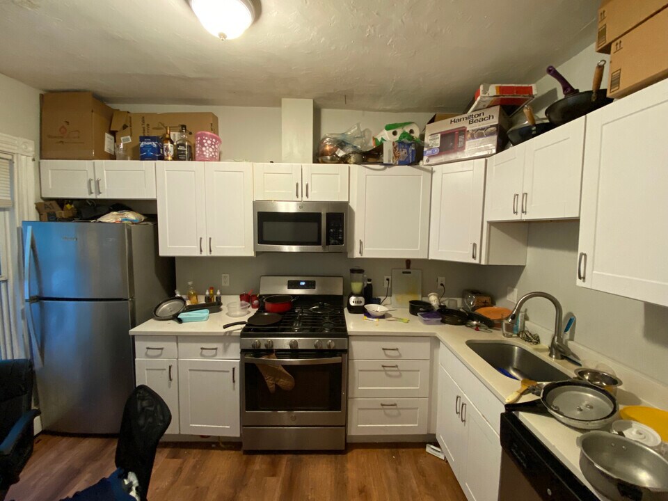 96 Hillside St, Unit 3B in Boston, MA - Foto de edificio